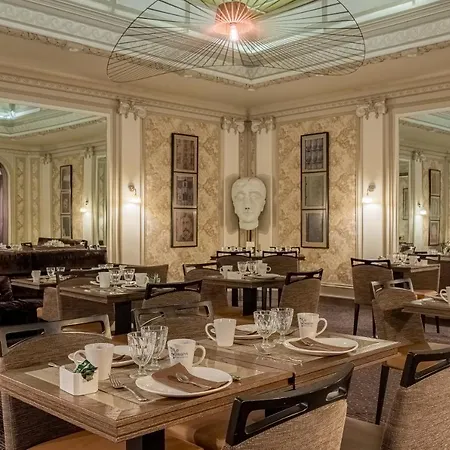 Litteraire Le Swann, Bw Premier Collection Hotel 4*