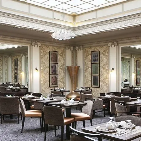 Litteraire Le Swann, Bw Premier Collection Hotel
