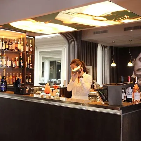 Litteraire Le Swann, Bw Premier Collection Hotell Paris