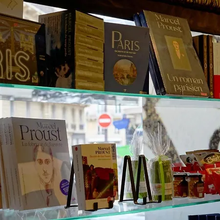 Litteraire Le Swann, Bw Premier Collection Hotel