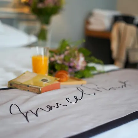 Litteraire Le Swann, Bw Premier Collection Hotel