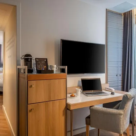 Litteraire Le Swann, Bw Premier Collection Hotel 4*