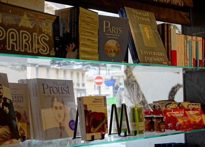 Litteraire Le Swann, Bw Premier Collection Hotel