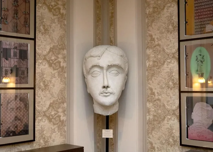 Litteraire Le Swann, Bw Premier Collection Hotel 4*