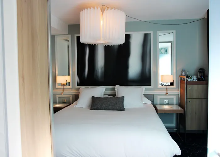 Litteraire Le Swann, Bw Premier Collection 4* París