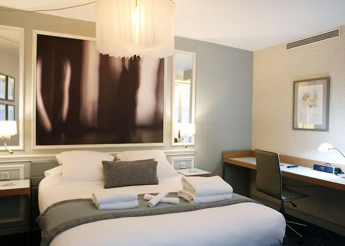 Litteraire Le Swann, Bw Premier Collection 4* París