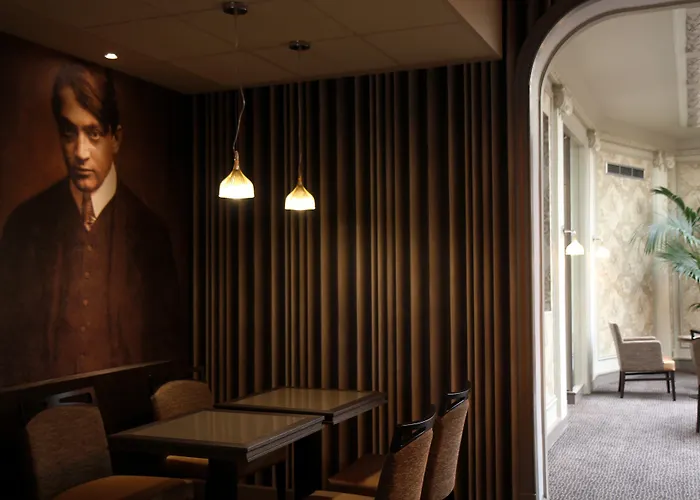 Litteraire Le Swann, Bw Premier Collection Hotel 4*