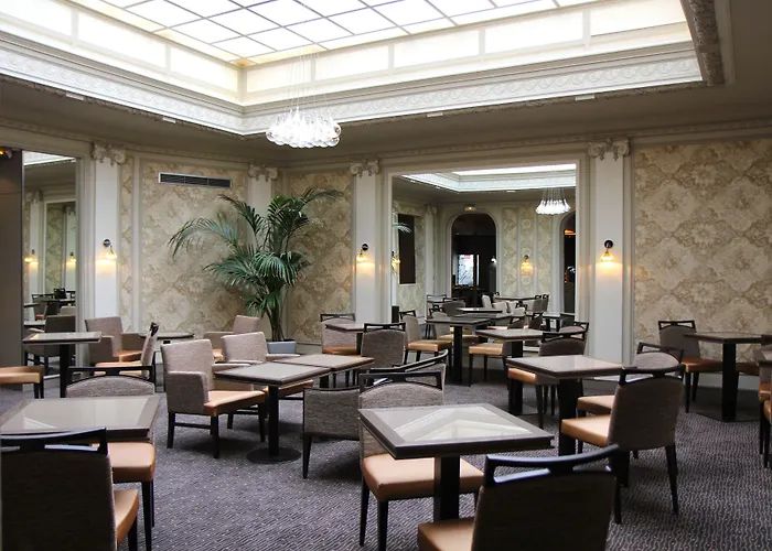 Litteraire Le Swann, Bw Premier Collection 4* París