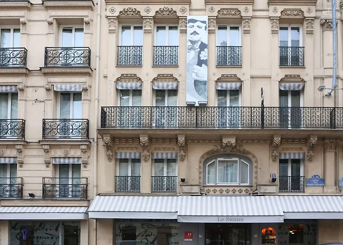 Litteraire Le Swann, Bw Premier Collection Hotel 4*