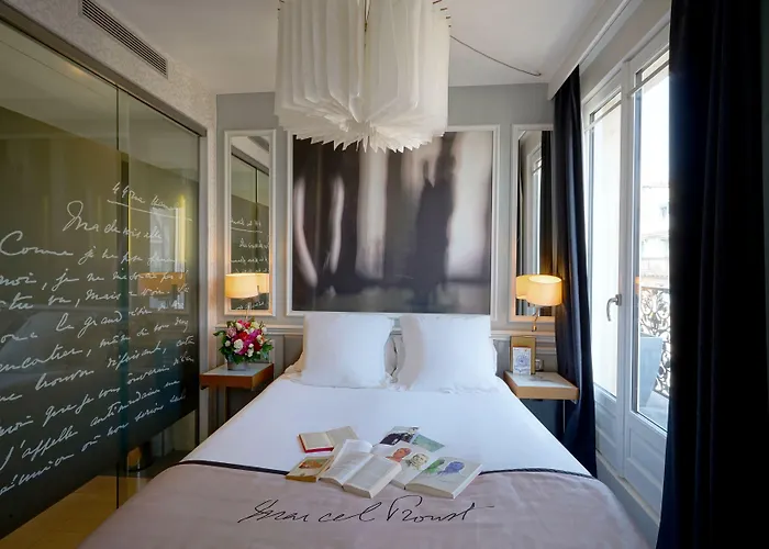 Litteraire Le Swann, Bw Premier Collection Hotel 4*
